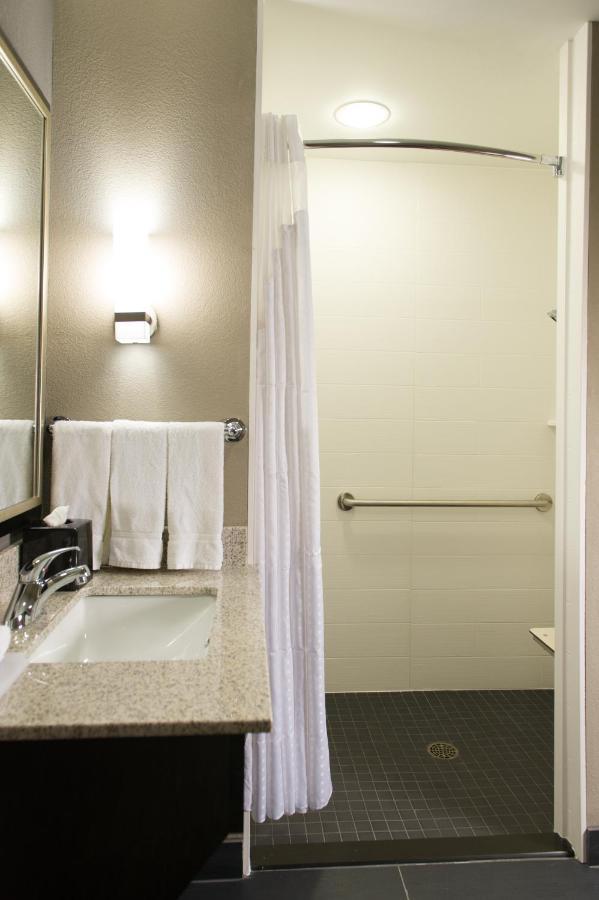 Holiday Inn Express And Suites Madison Central By Ihg Extérieur photo